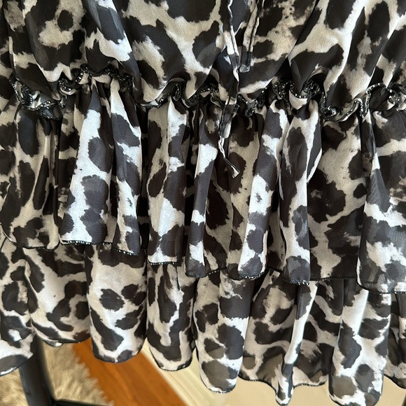 Tops - Picture 4 of 5